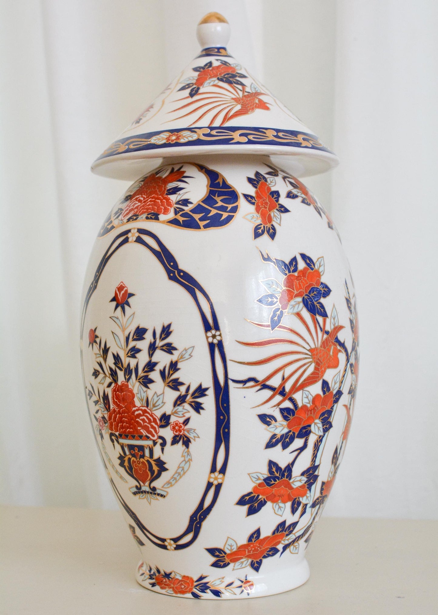 Vintage Japanese Imari Covered Jar, Gold Kinrande Porcelain, 29 cm, 1960s